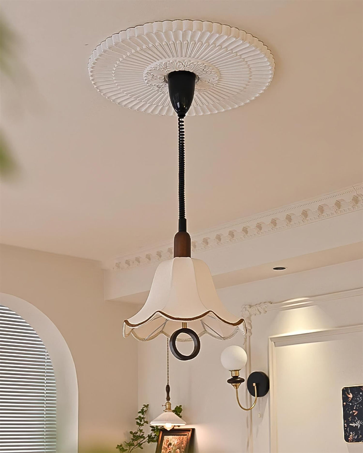 Eurvaryra Pendelleuchte aus Stoff und Holz im klassischen eleganten Stil