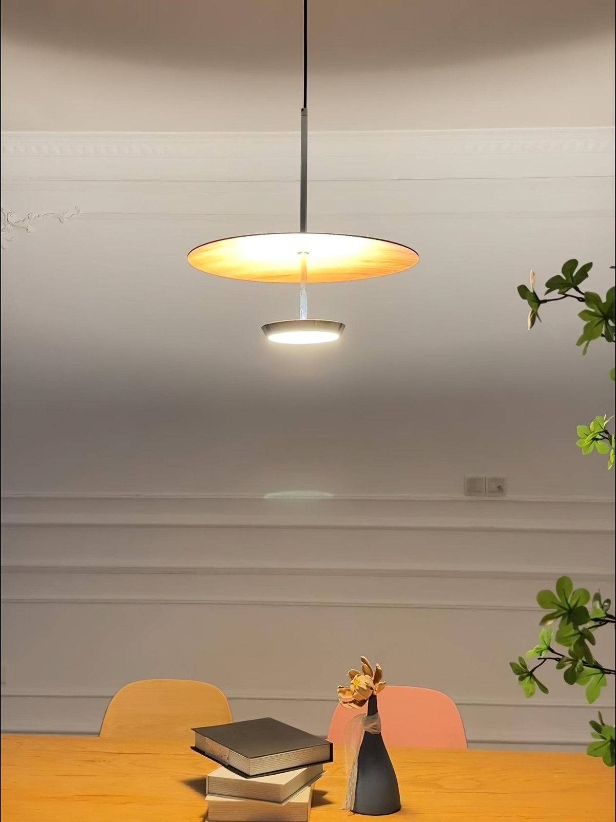 Myphaos zeitgenössische minimalistische Disc-Pendelleuchte
