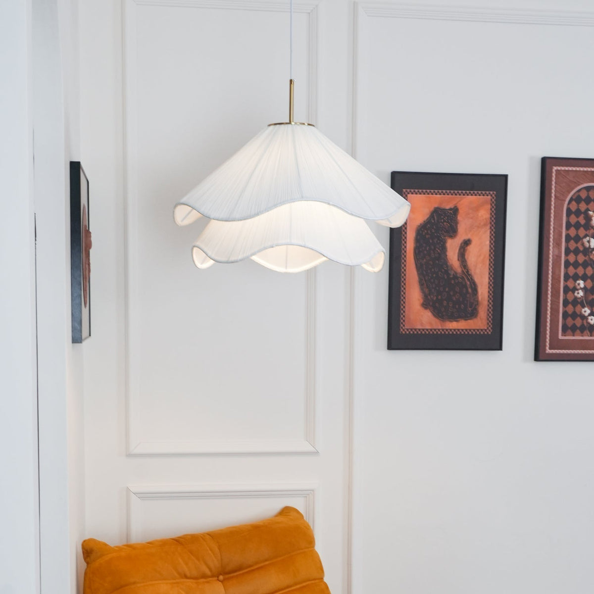 Evanel Pendelleuchte aus Stoff im künstlerischen Design