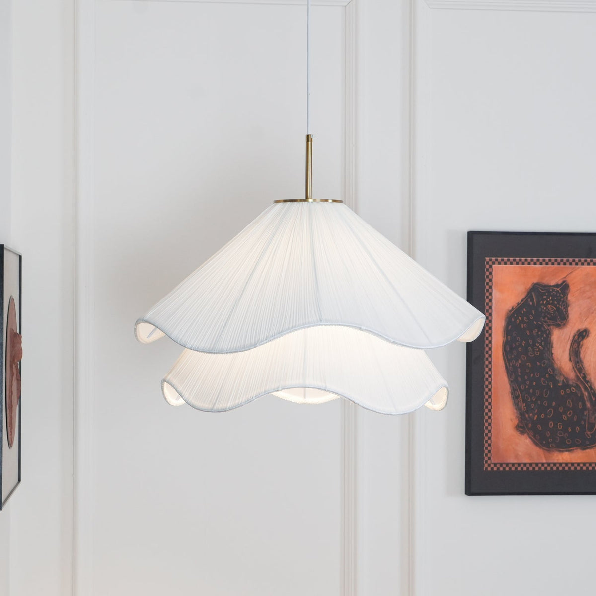 Evanel Pendelleuchte aus Stoff im künstlerischen Design