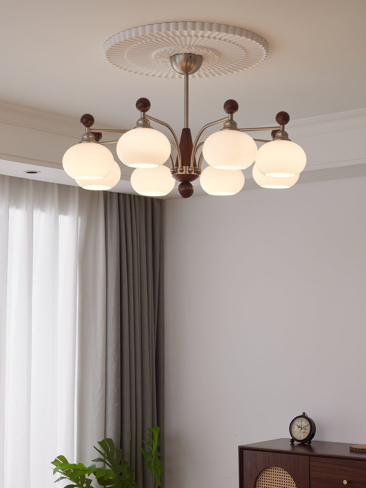 Ivloria Kronleuchter traditionelle Eleganz Orbit Holz Glas