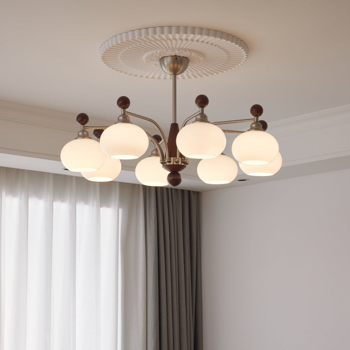 Ivloria Kronleuchter traditionelle Eleganz Orbit Holz Glas