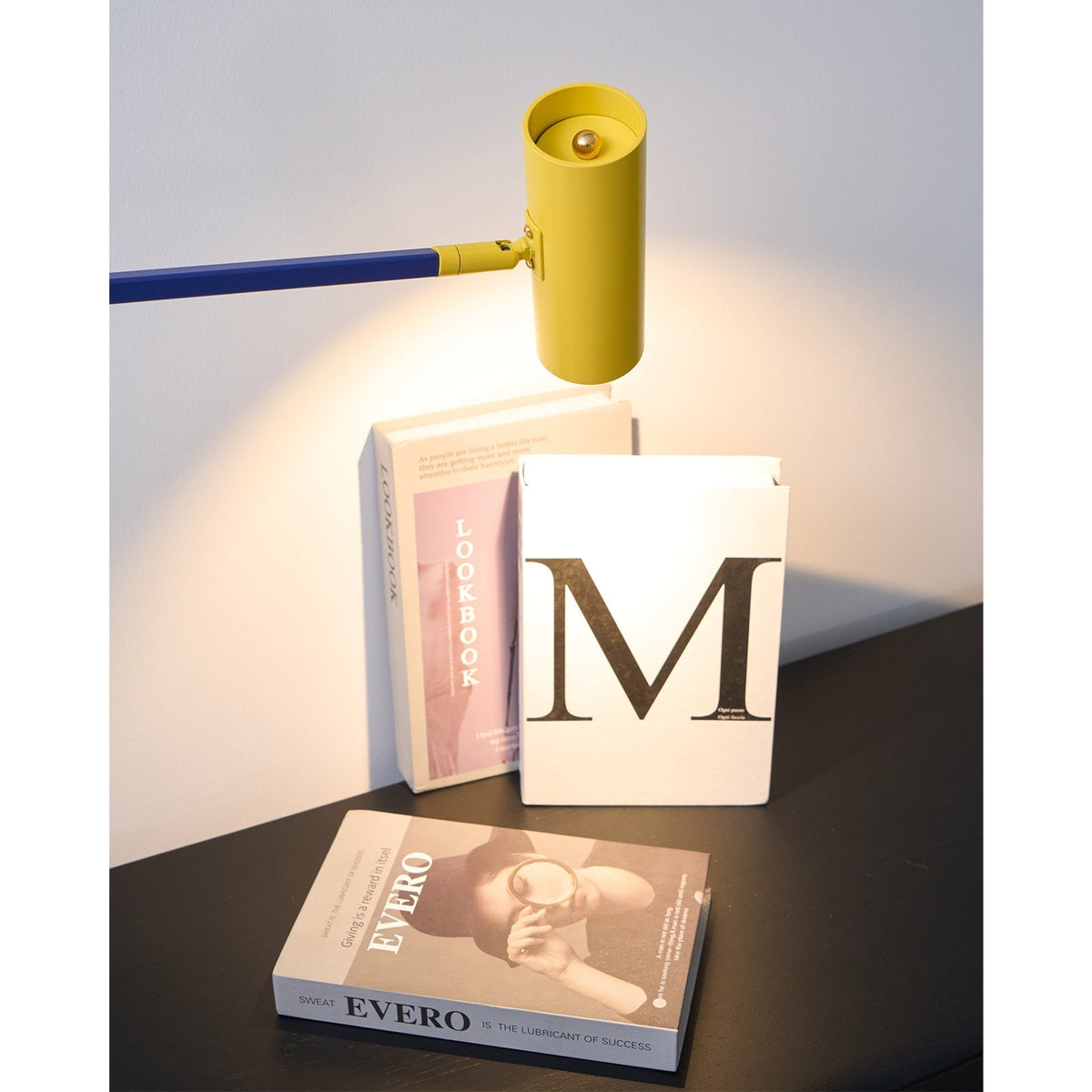 Ember zeitgenössische minimalistische Tischlampe