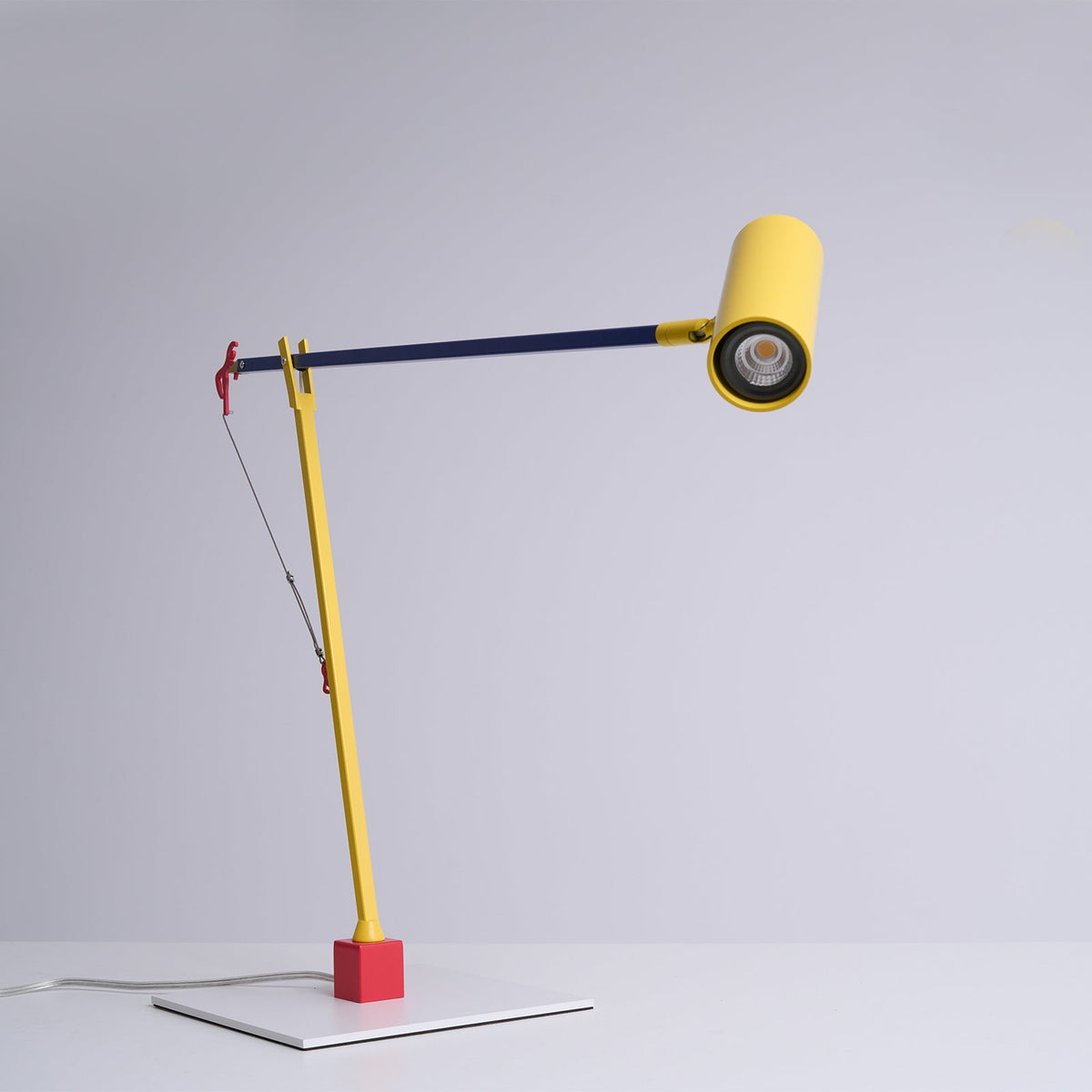 Ember zeitgenössische minimalistische Tischlampe