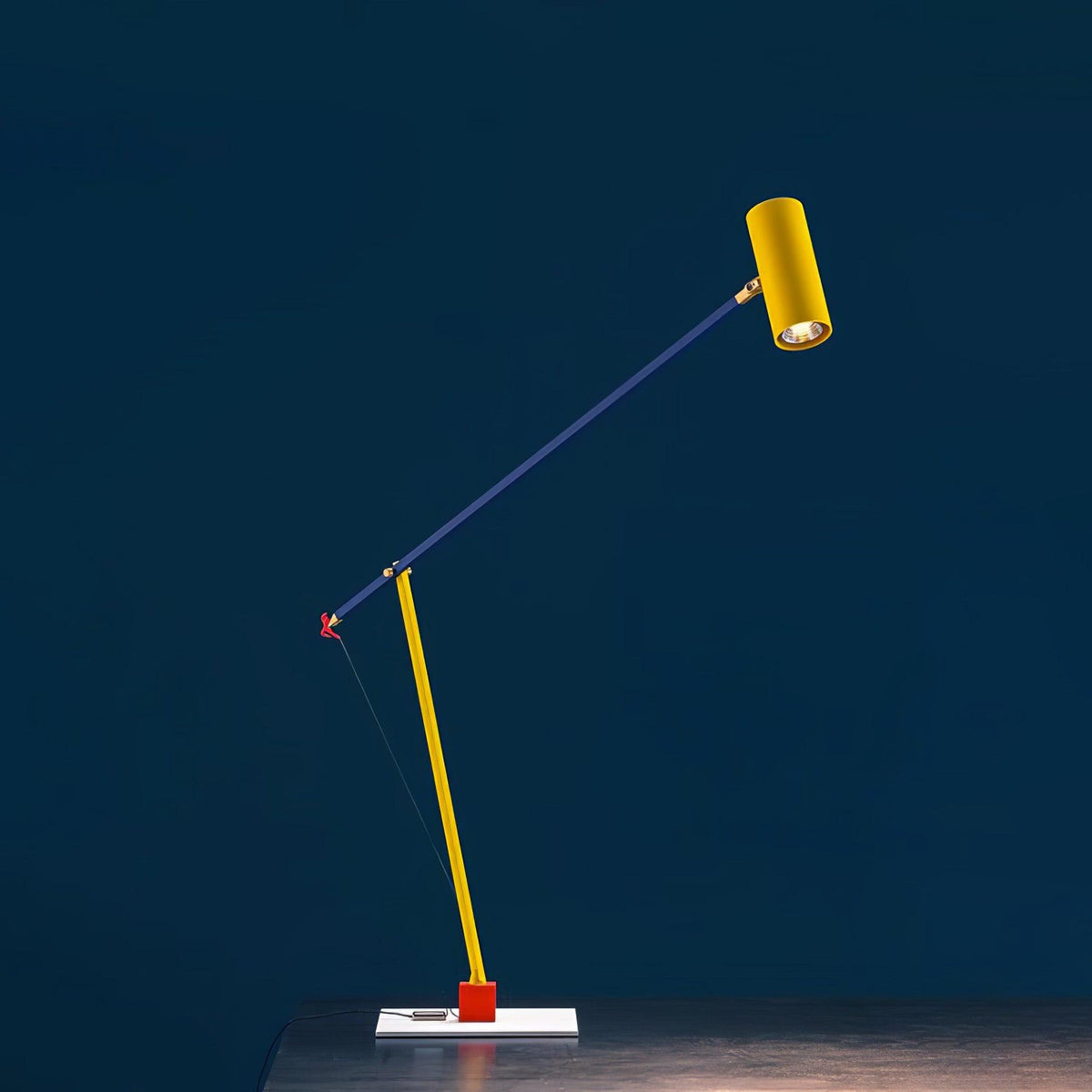 Ember zeitgenössische minimalistische Tischlampe