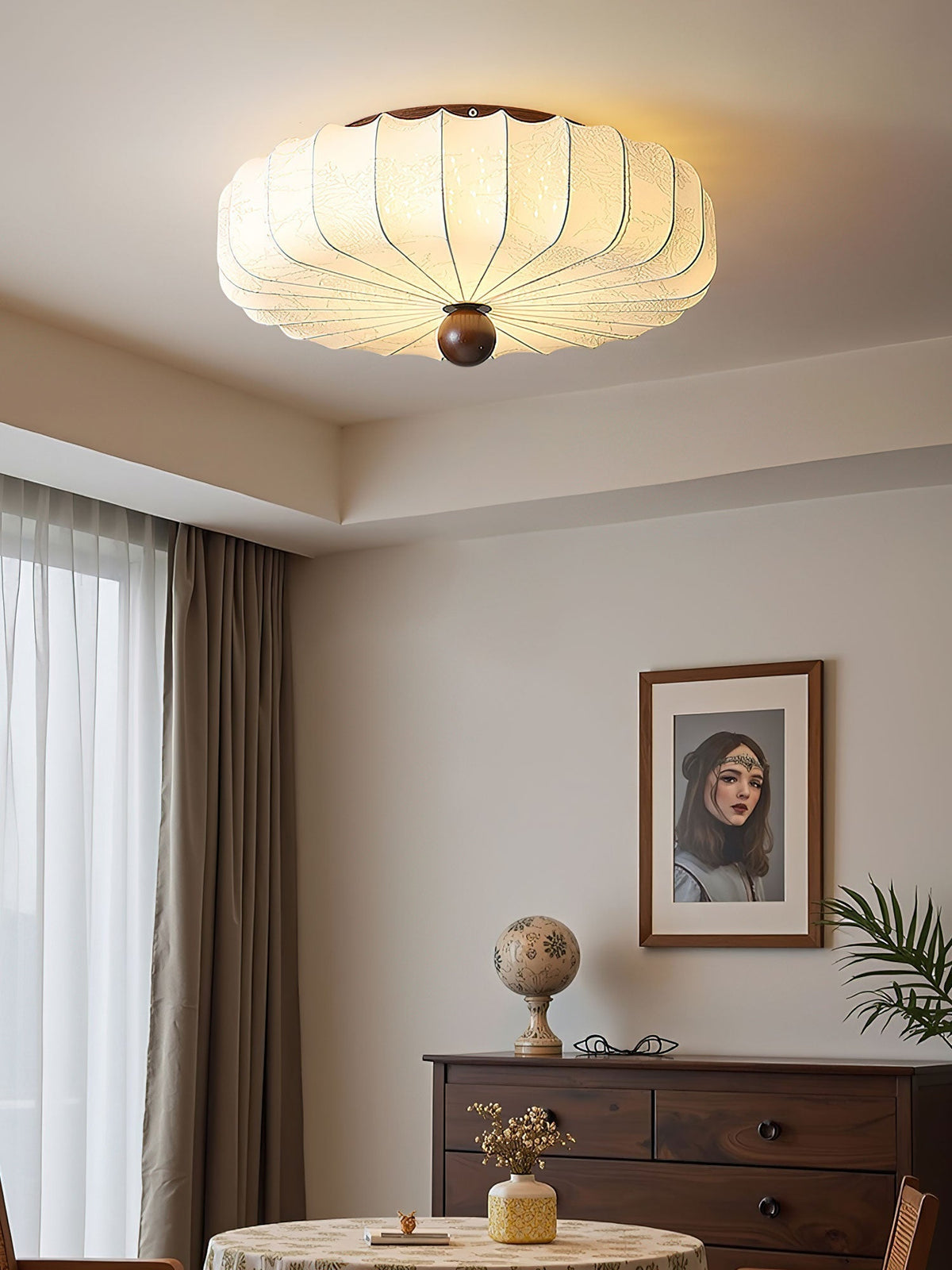 Lotus Deckenleuchte aus Stoff in Beige