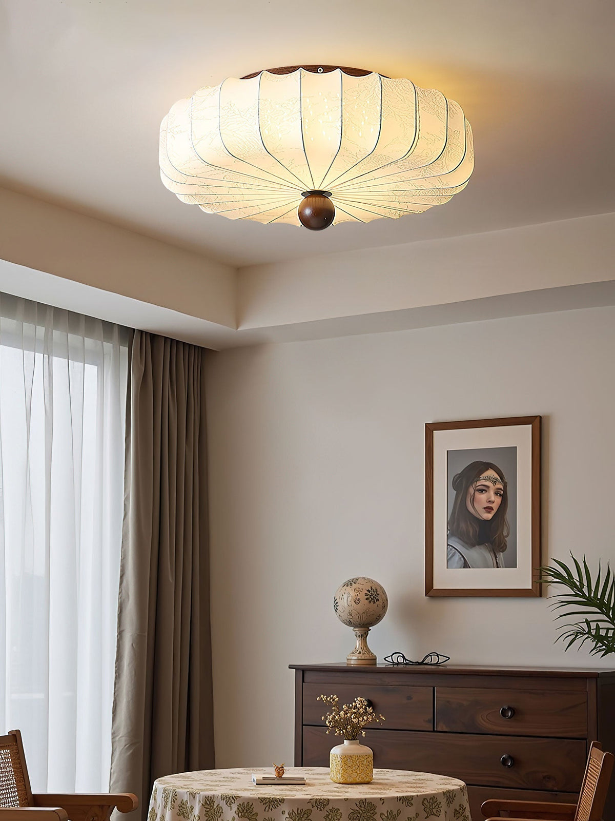 Lotus Deckenleuchte aus Stoff in Beige