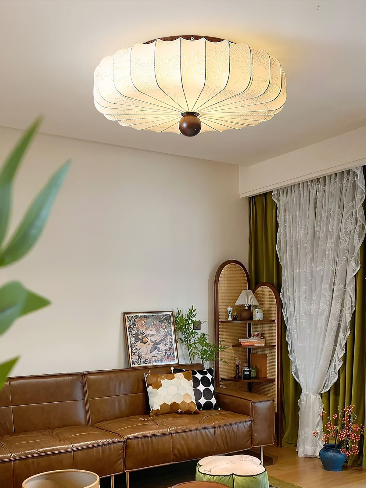 Lotus Deckenleuchte aus Stoff in Beige