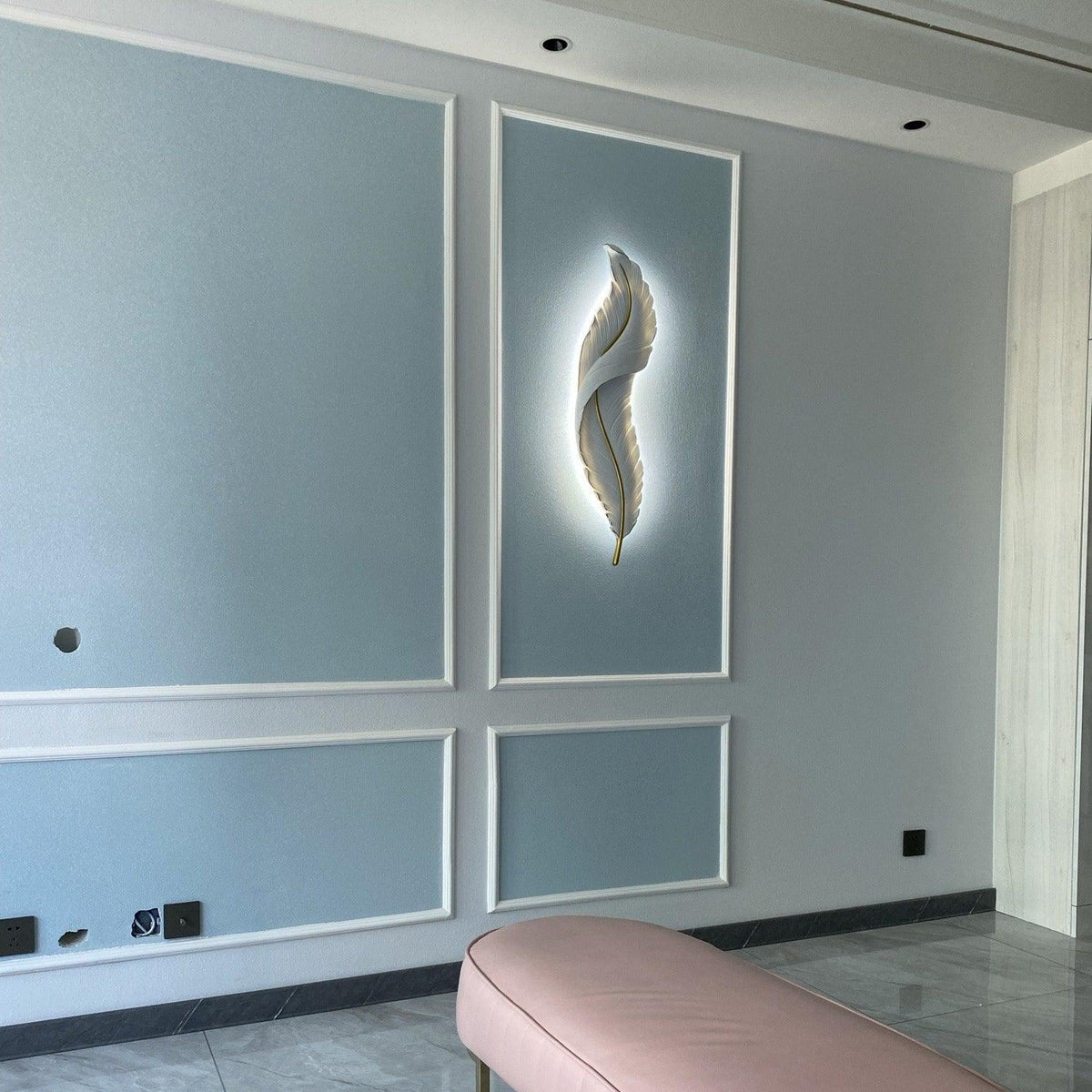 Arvess Individual Creativity Feder-Kunstharz-Wandleuchte