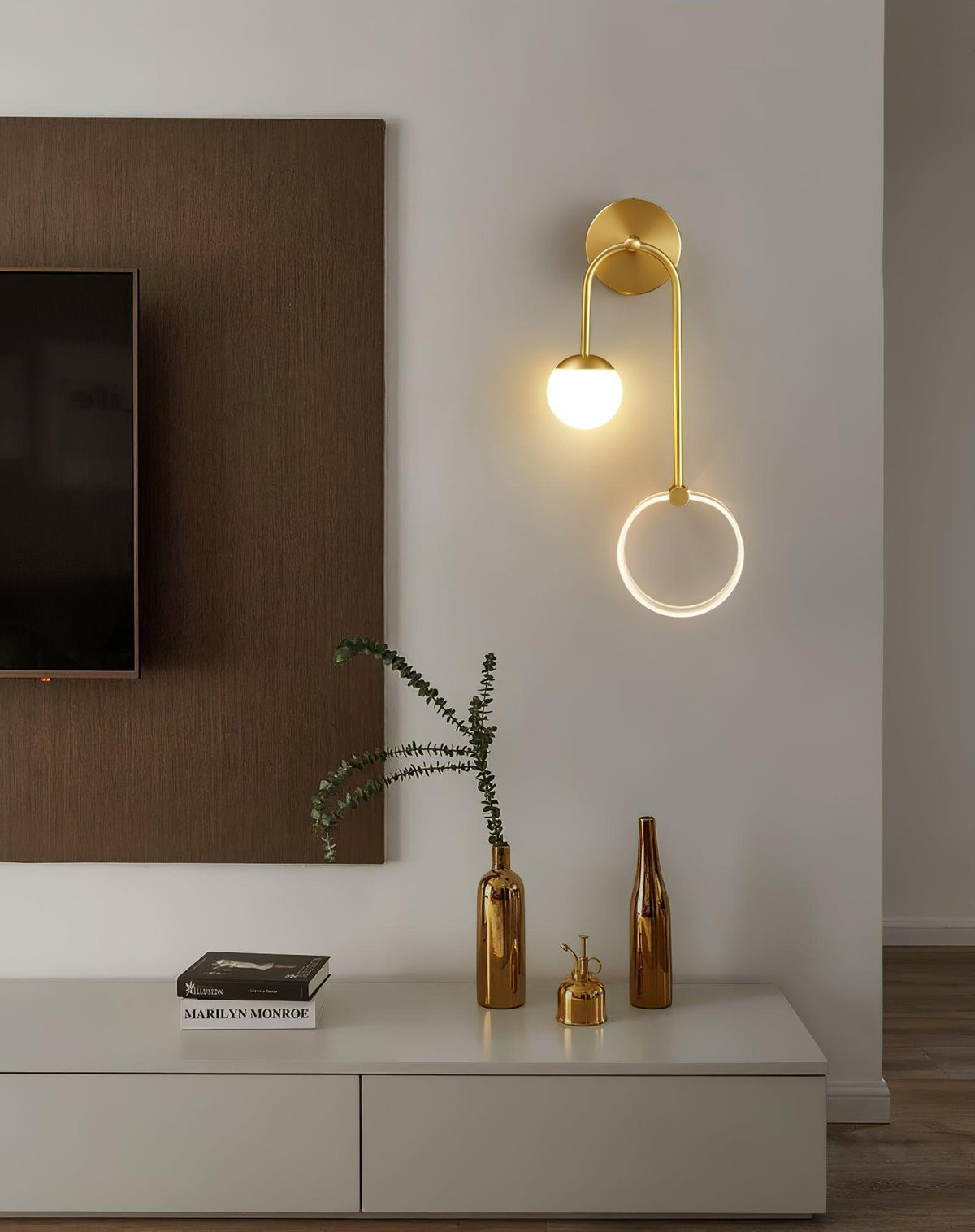 Warren zeitgenössische minimalistische LED-Wandleuchte aus Messing
