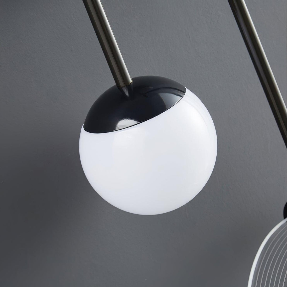 Warren zeitgenössische minimalistische LED-Wandleuchte aus Messing