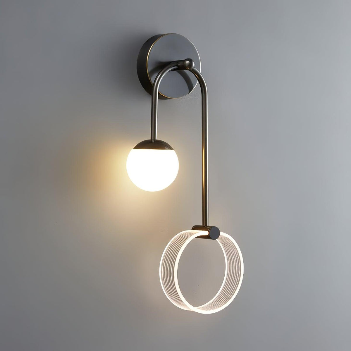 Warren zeitgenössische minimalistische LED-Wandleuchte aus Messing