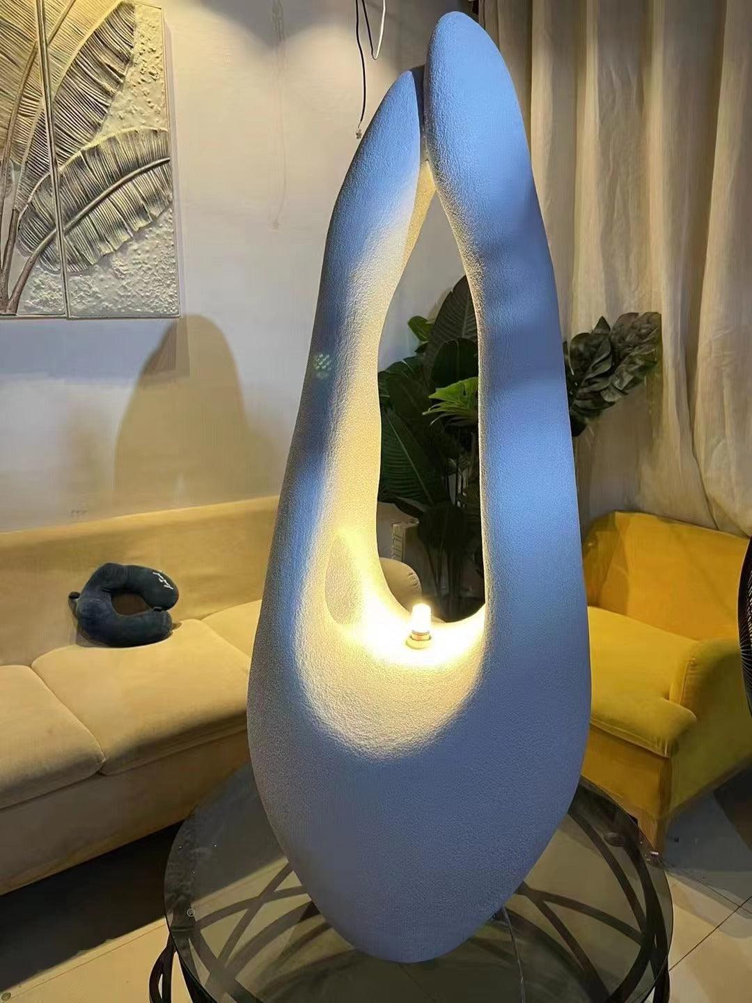 Luo Minimalistische Stehleuchte aus Polystyrol