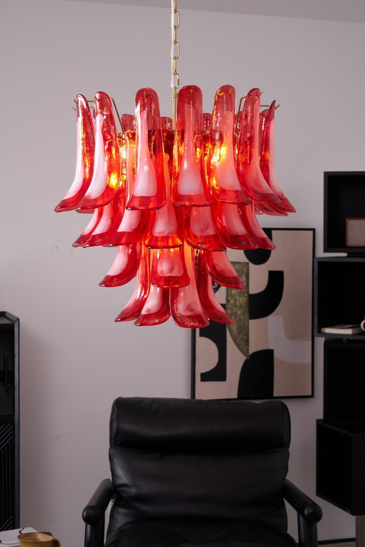 Celarine Kronleuchter aus rotem Petal-Glas in geschichteter Kunstform
