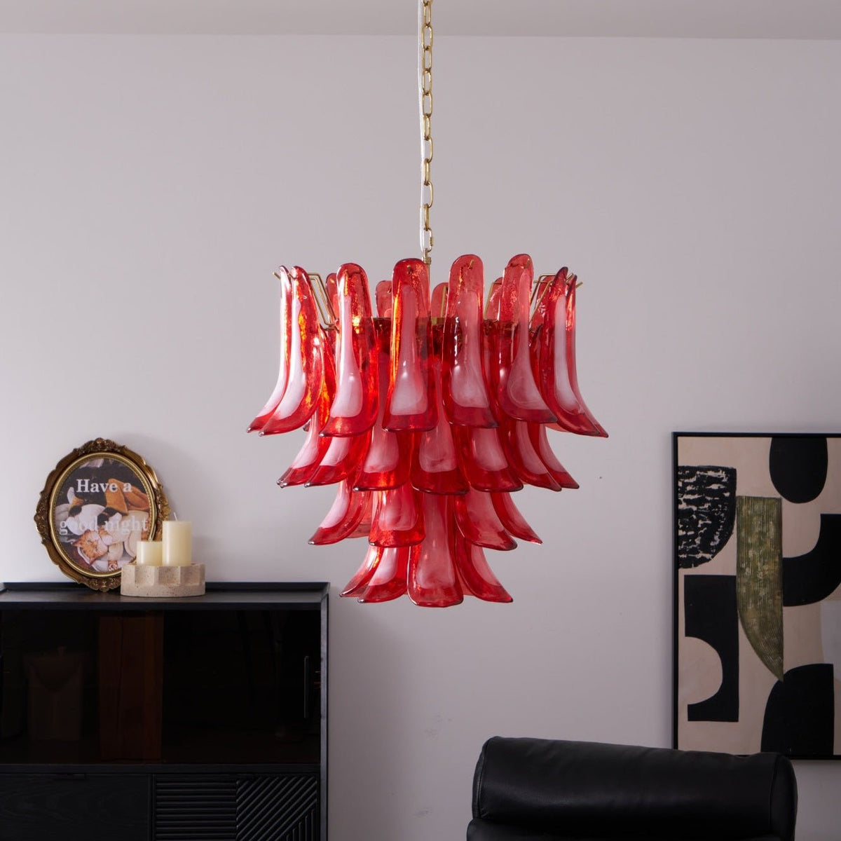 Celarine Kronleuchter aus rotem Petal-Glas in geschichteter Kunstform