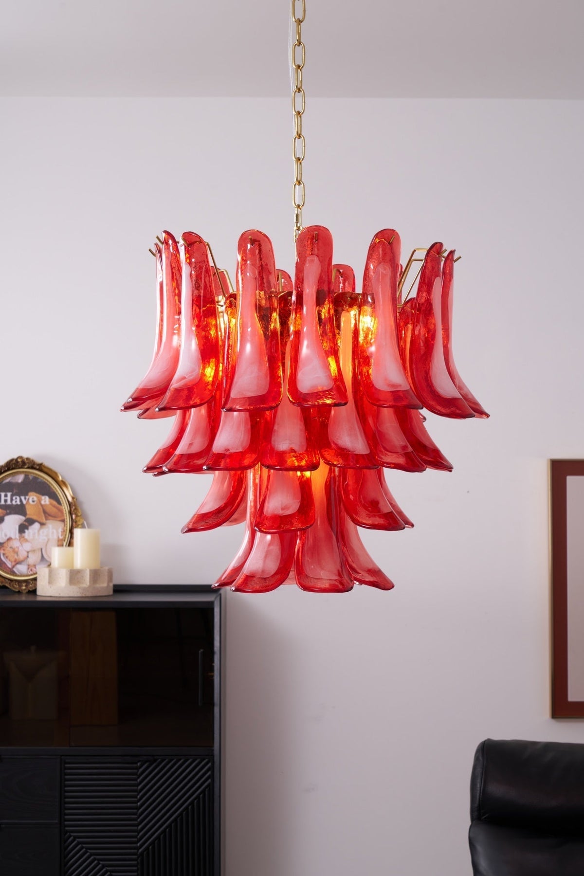 Celarine Kronleuchter aus rotem Petal-Glas in geschichteter Kunstform