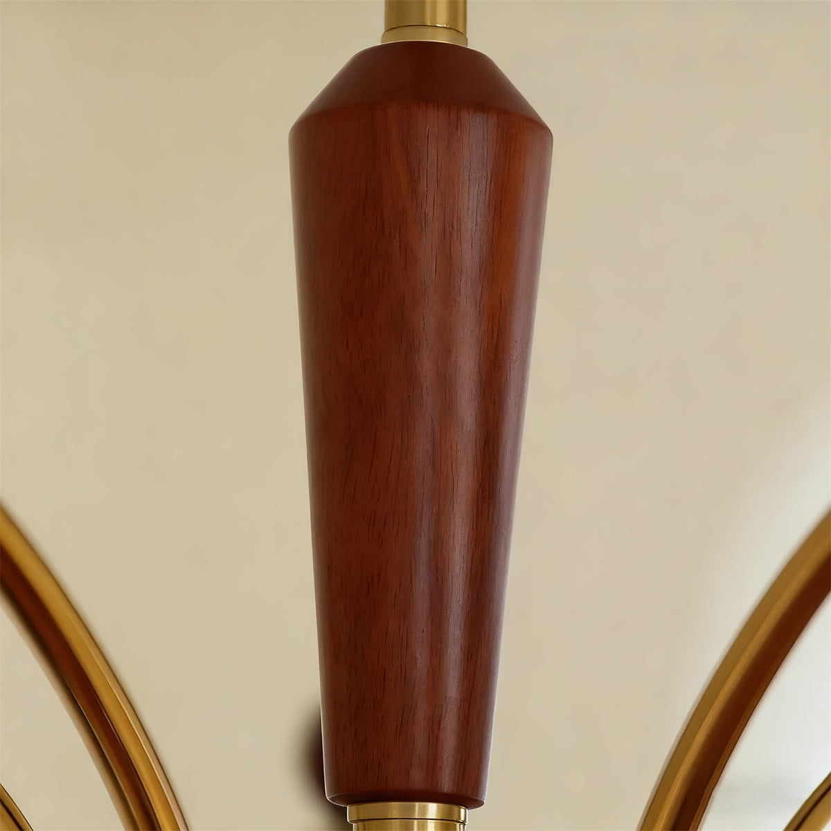 Rivaian Kronleuchter