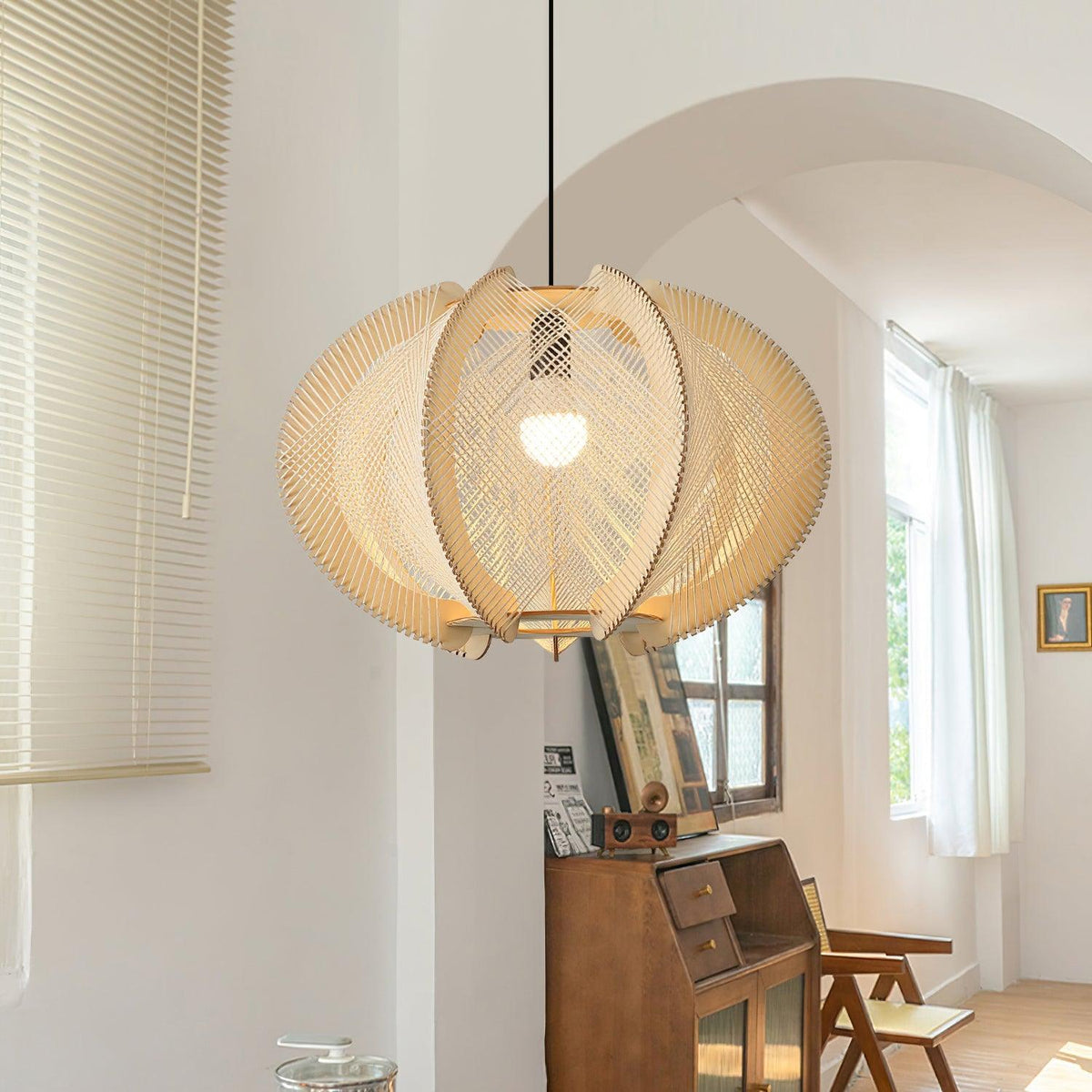 Atel Pendelleuchte aus Holz und Hanfseil