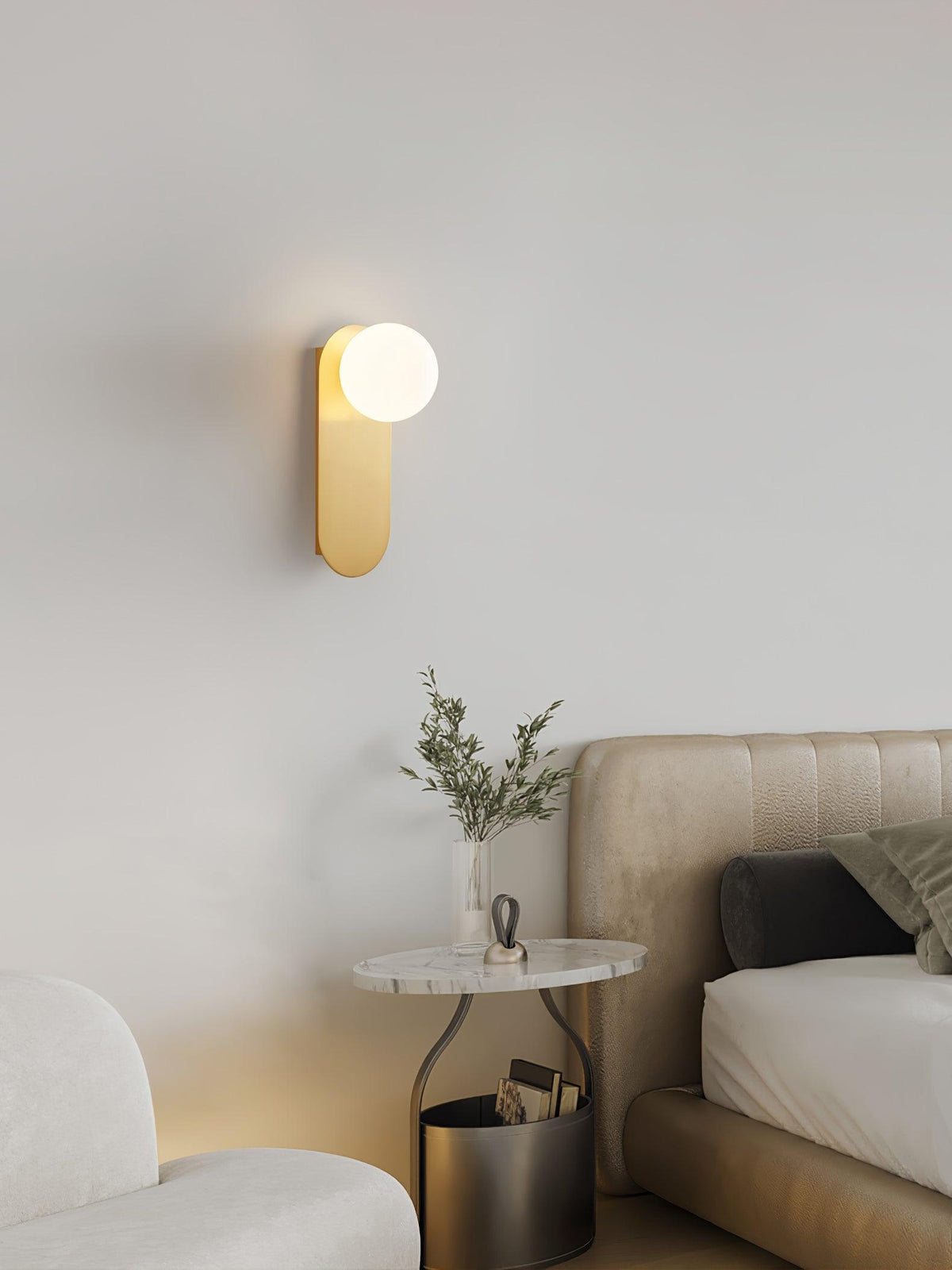 Eiralina flache Basis Kugel Wandleuchte aus Messing und Glas