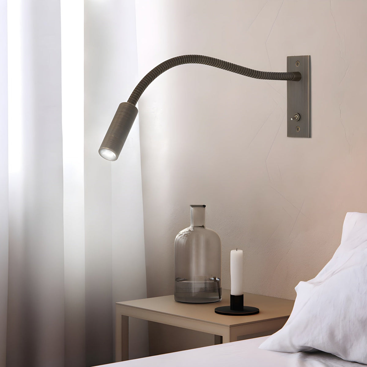 Flame Flexible Gooseneck-Wandleuchte