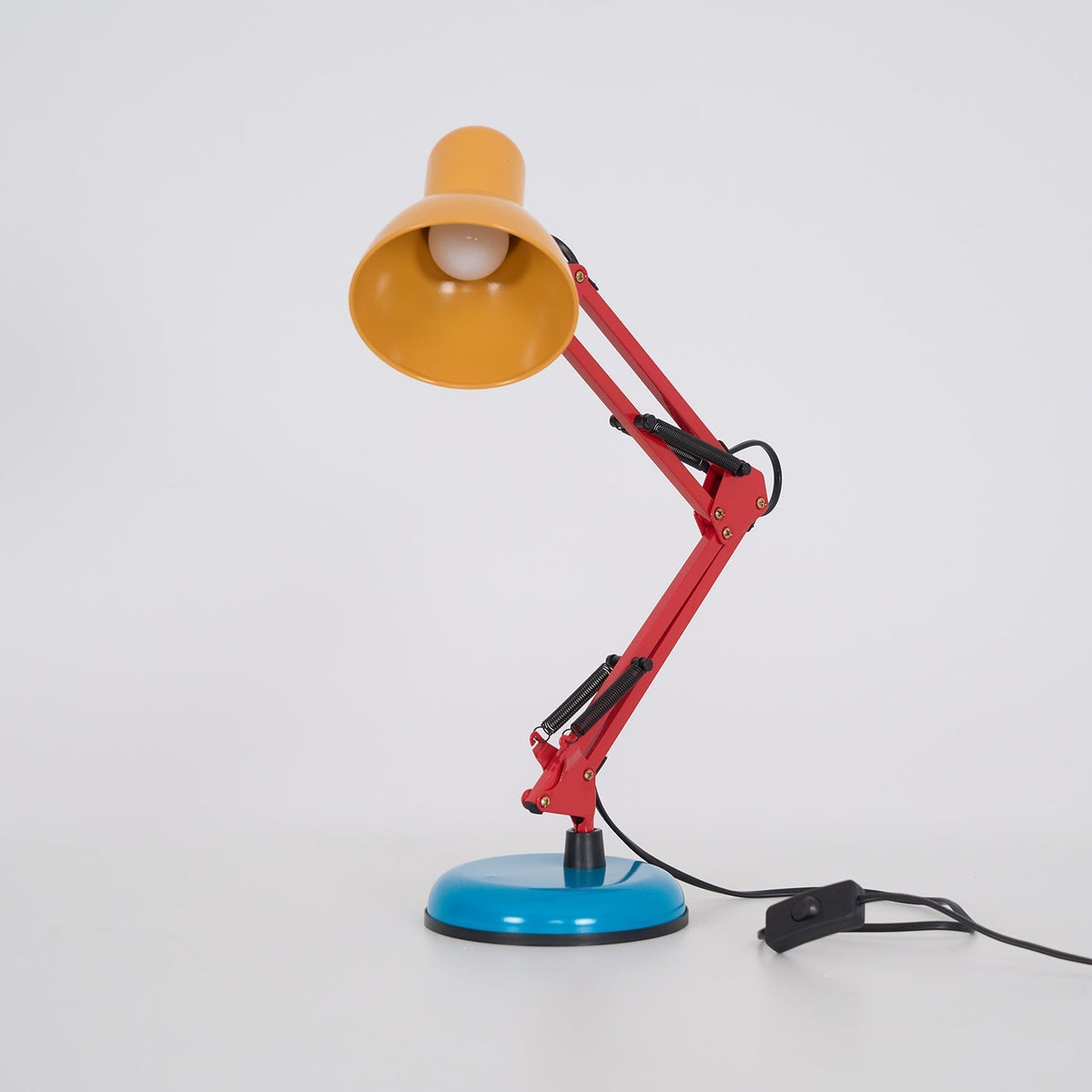 Aven zeitgenössische Tischleuchte in Gelb