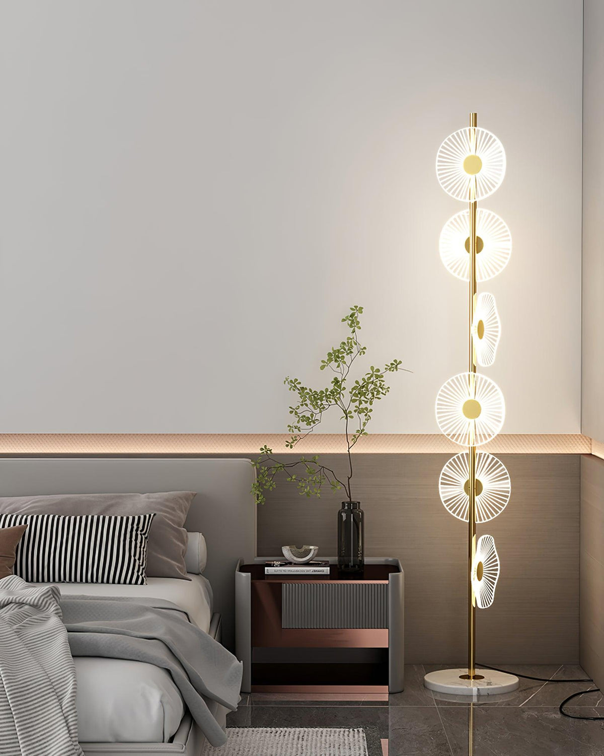 Petaira Luxe Marmor-Stehleuchte