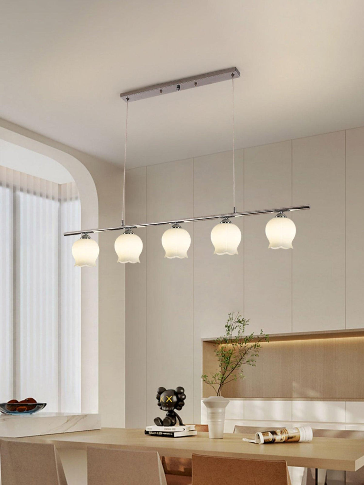Evenara zeitgenössische minimalistische Pendelleuchte aus Glas mit Blumenmuster