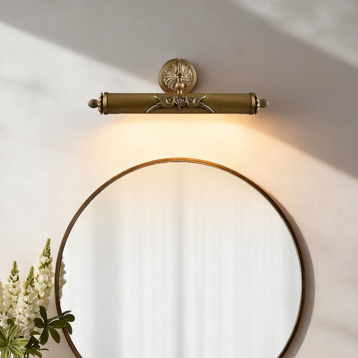 Casuaria Beam Messing-Wandleuchte