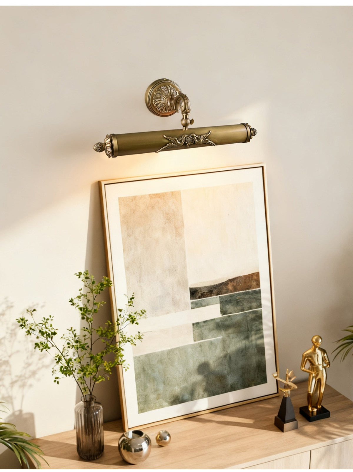 Casuaria Beam Messing-Wandleuchte