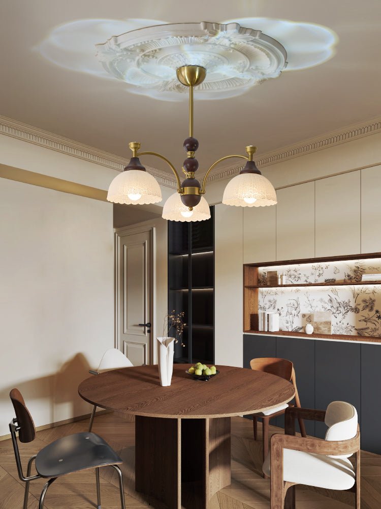 Vosolir Kronleuchter Traditionelle Eleganz aus Holz