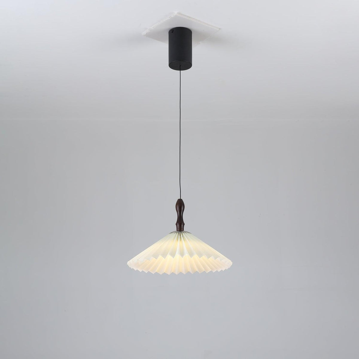 Petal Pendelleuchte aus Holz