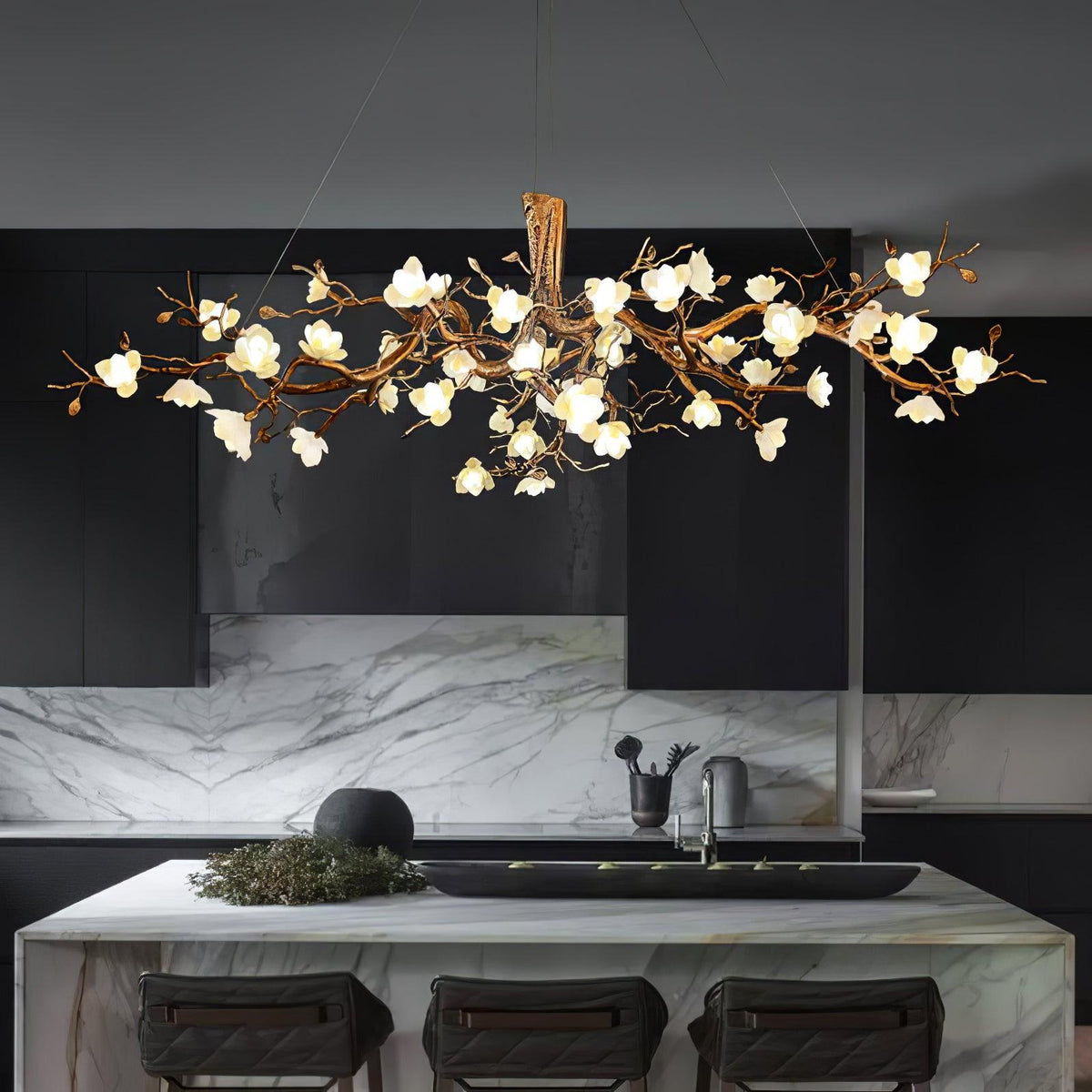 Tominex Kronleuchter im postmodernen luxuriösen Stil aus Messing und Keramik in Blumenform