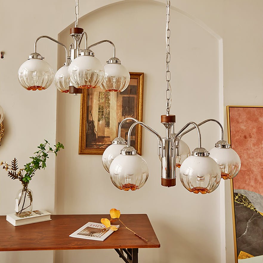 Ulliria Kronleuchter aus Walnuss und Glas mit nordischer Blumenkunst