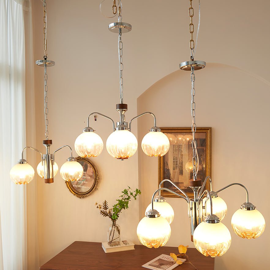 Ulliria Kronleuchter aus Walnuss und Glas mit nordischer Blumenkunst
