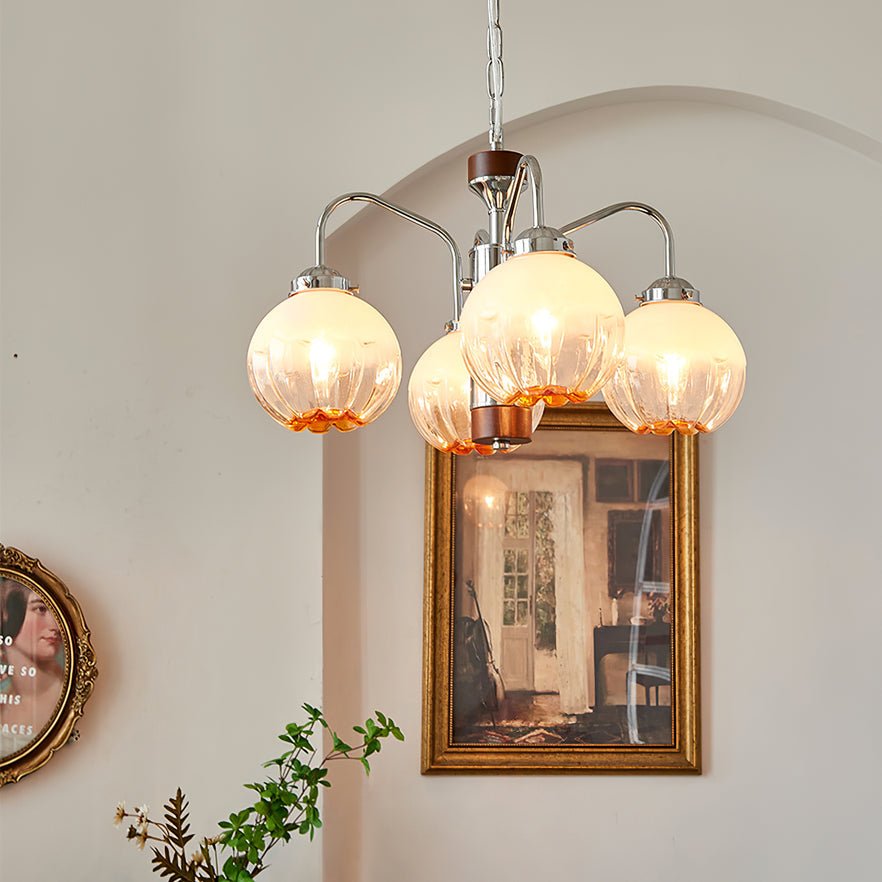 Ulliria Kronleuchter aus Walnuss und Glas mit nordischer Blumenkunst