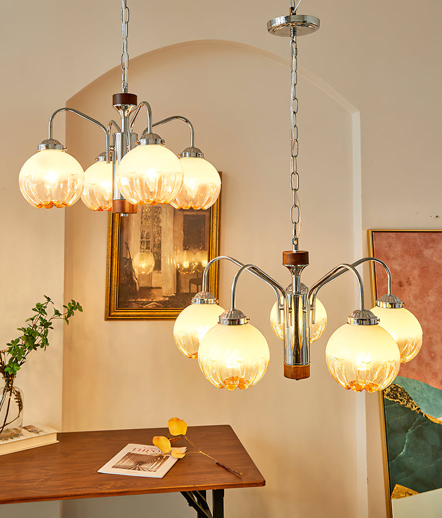 Ulliria Kronleuchter aus Walnuss und Glas mit nordischer Blumenkunst