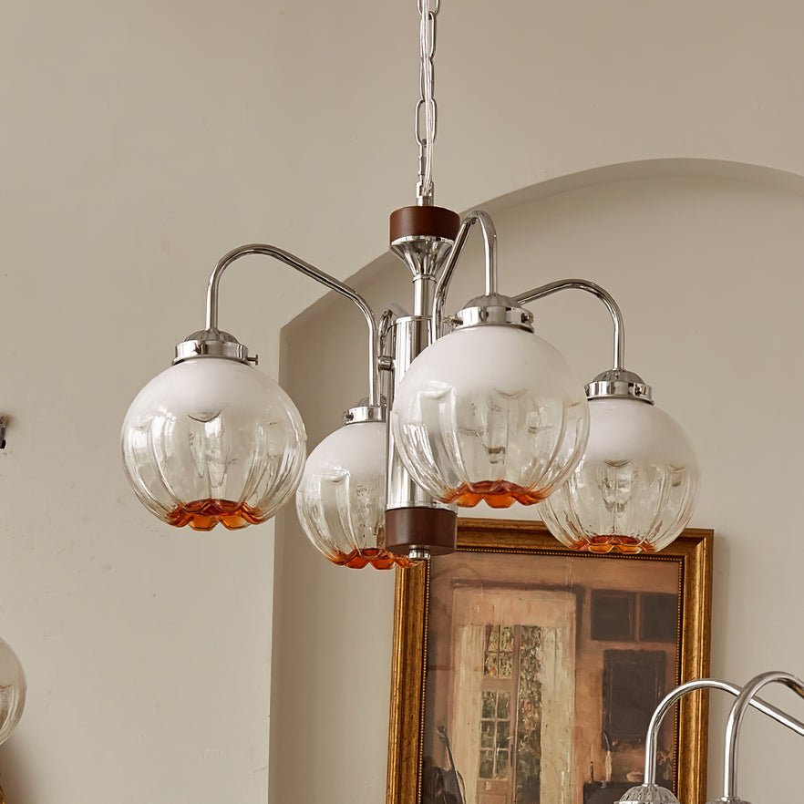 Ulliria Kronleuchter aus Walnuss und Glas mit nordischer Blumenkunst