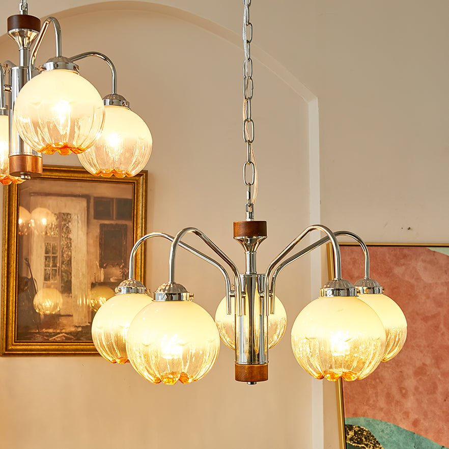 Ulliria Kronleuchter aus Walnuss und Glas mit nordischer Blumenkunst