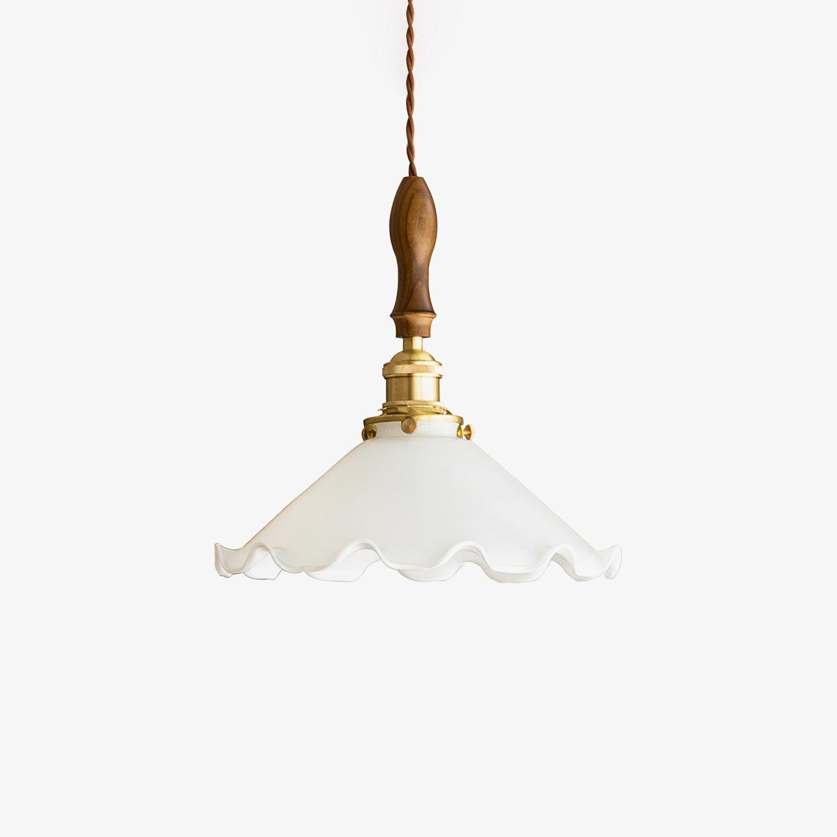Questa Pendelleuchte aus Glas mit welligem Lampenschirm in Vintage-Stil fürs Wohnzimmer