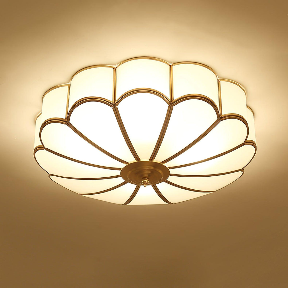 Velenena Deckenleuchte Flower Shape aus Glas in Messing