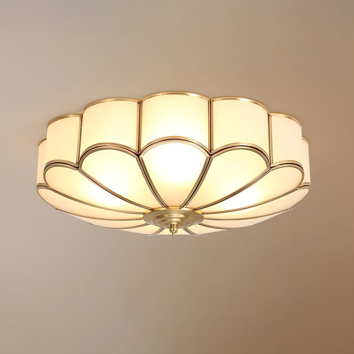 Velenena Deckenleuchte Flower Shape aus Glas in Messing