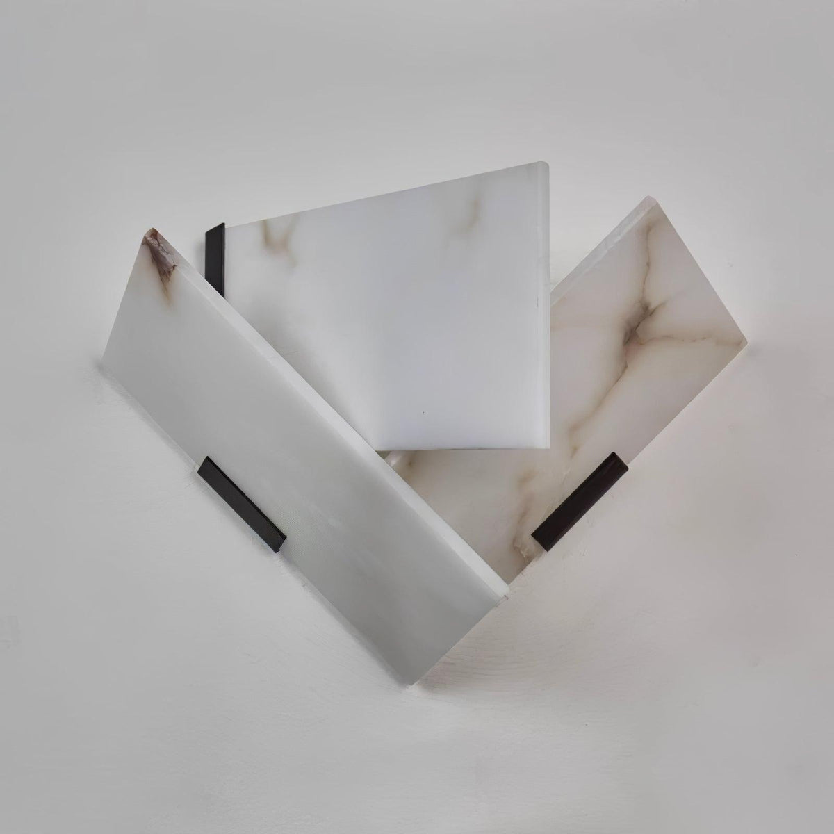 Eireeria Alabaster-Wandleuchte