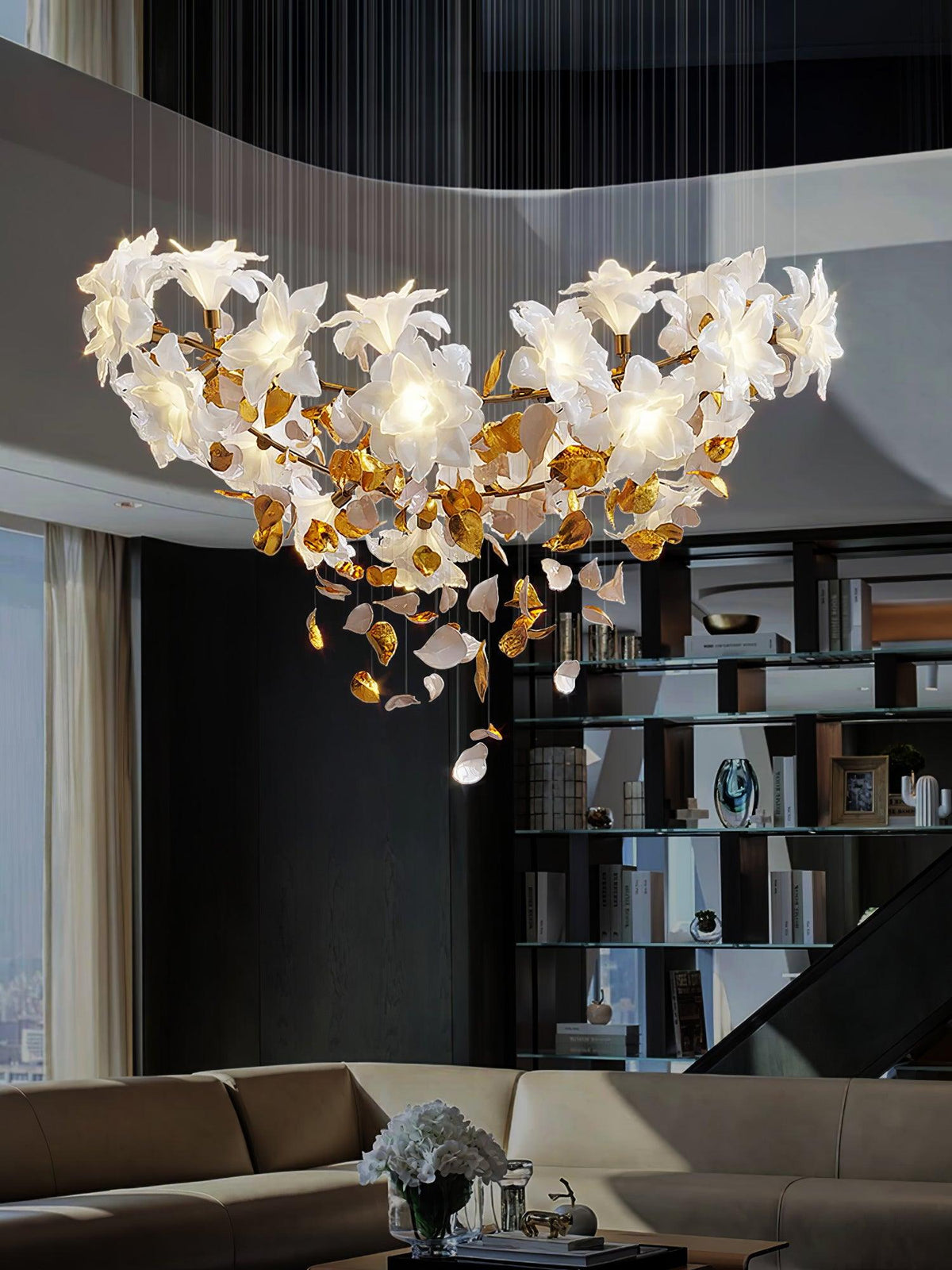 Araeos Flying Flowers Fluttering Kronleuchter aus Messing