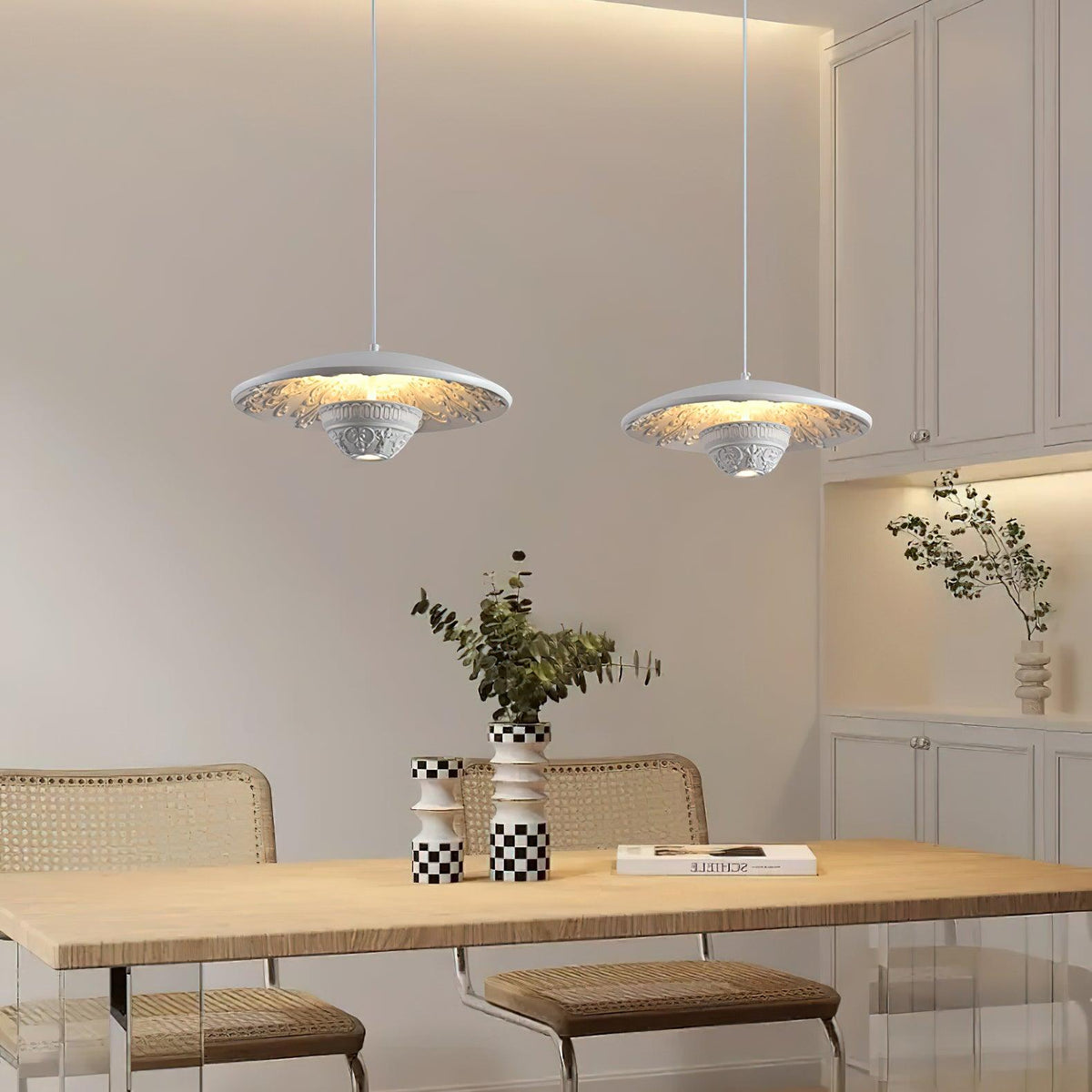 Jhel Pendelleuchte aus Kunstharz im Flying Saucer-Design