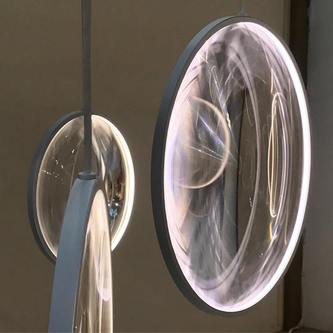 Eirienne Pendelleuchte aus Glas mit künstlerischem Design