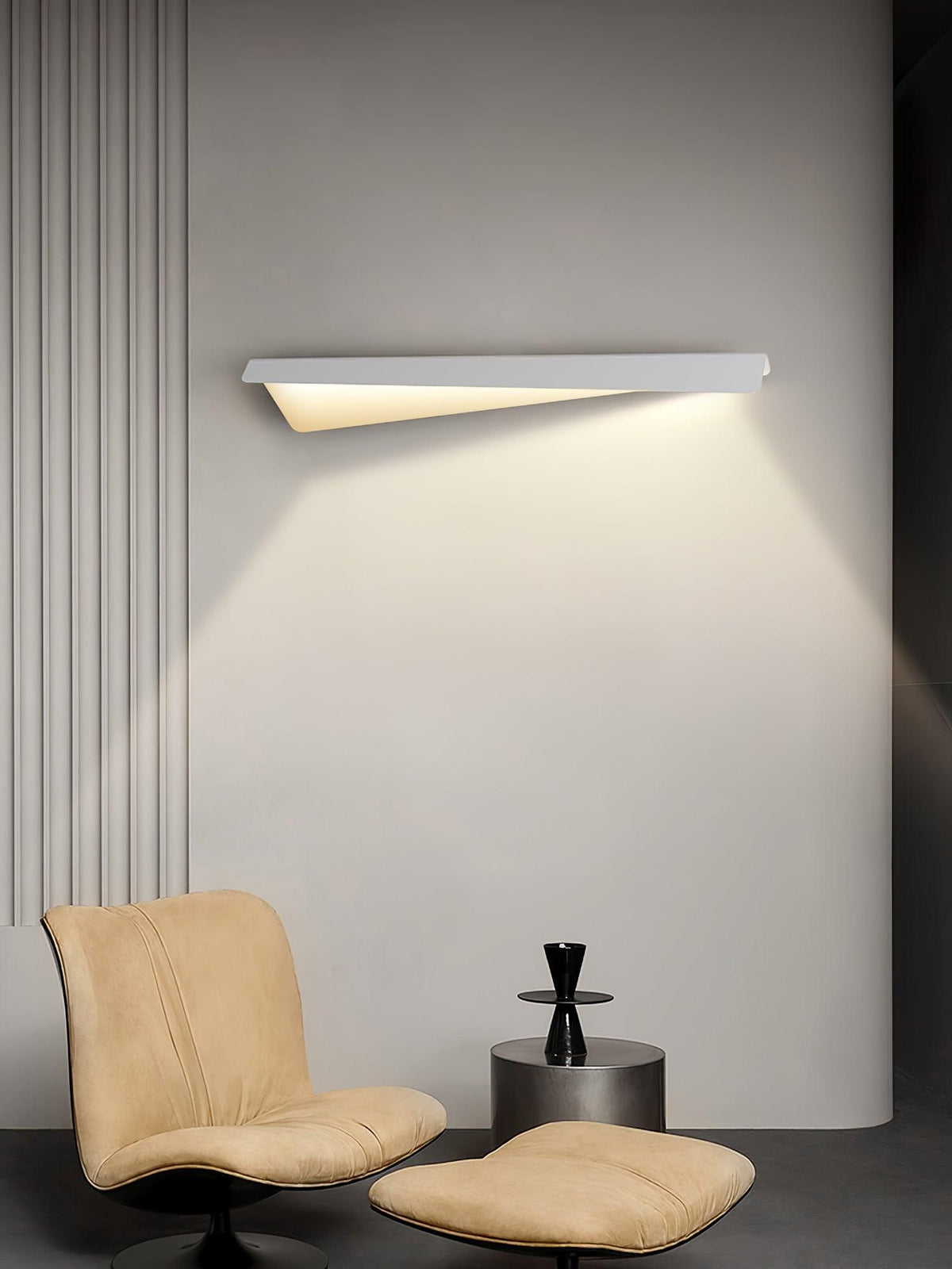 Sysore zeitgenössische minimalistische faltbare lineare Wandleuchte