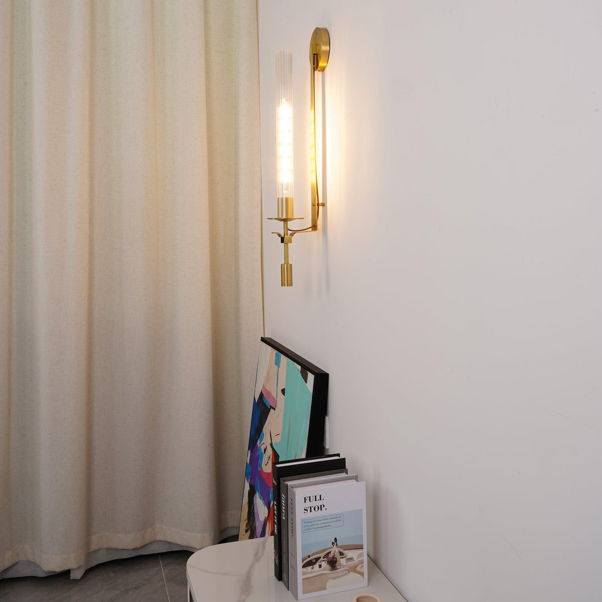 Veloora Wandleuchte Messing minimalistisch geripptes Glas