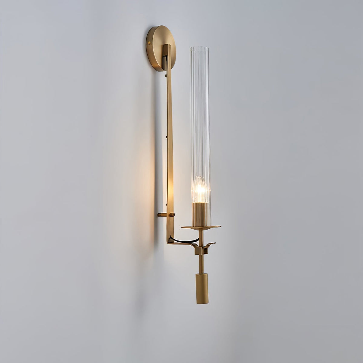 Veloora Wandleuchte Messing minimalistisch geripptes Glas