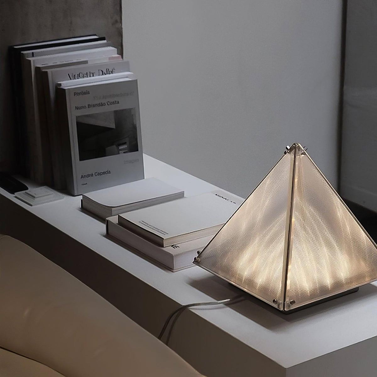 Mymiryre Pyramid-Glas-Tischleuchte