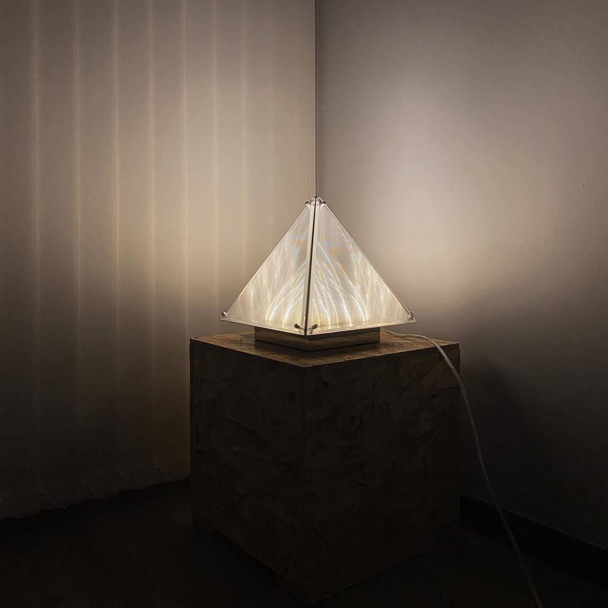 Mymiryre Pyramid-Glas-Tischleuchte